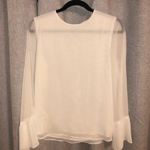 Beautiful pleated cuff business shirt